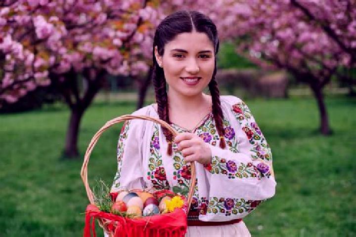 Rose, 28 — Escort in Calmatuiu de Sus, Romania