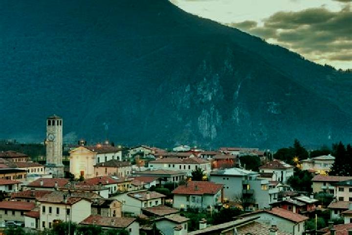 Rose, 28 — Escort in Pove del Grappa, Italy