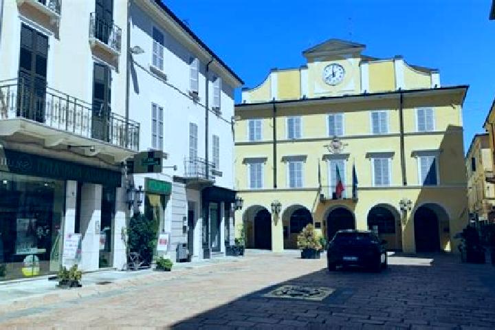 Rose, 29 — Escort in Salsomaggiore Terme, Italy