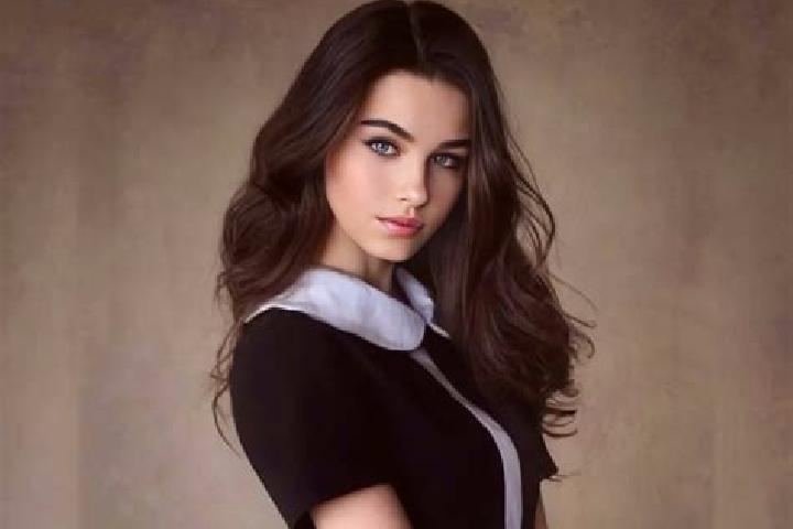 Rose, 31, a brunette dark-eyed slavic companion based in Chianchitta-Pallio. Offering GFE, Erotic Massage, Couples. Available for incall and outcall, overnig...