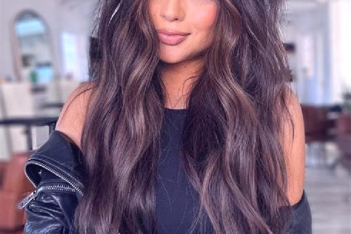 Rose, 32, a brunette dark-eyed mixed companion based in Senhora do Porto. Offering BDSM, OWO, Duos. Available for incall and outcall, day and evening dates.