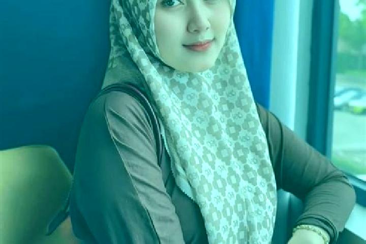Rose, 32 — Escort in Cikadongdong, Indonesia