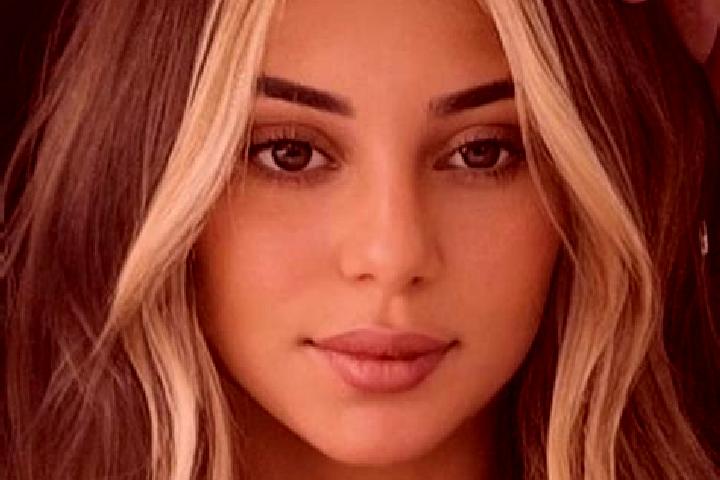 Rose, 35, a blonde brown-eyed indian companion based in Mostyshche. Offering Striptease, 69, GFE, OWO. Available for incall and outcall, day and evening dates.