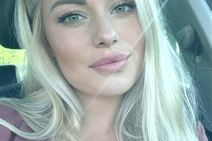 Rose, 35, a blonde hazel-eyed middle eastern companion based in Al Ghaylah. Offering Girlfriend Experience, A-Level, 69. Available for incall and outcall, ov...