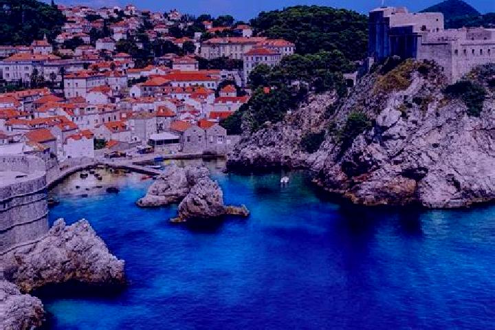 Rose, 35 — Escort in Cabar, Croatia