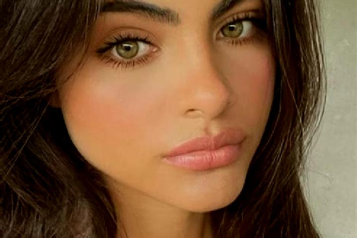 Rose, 36, a black hazel-eyed caucasian companion based in Agarbiciu. Offering Tantra, Dinner Date, Domination. Available for incall and outcall, overnight bo...