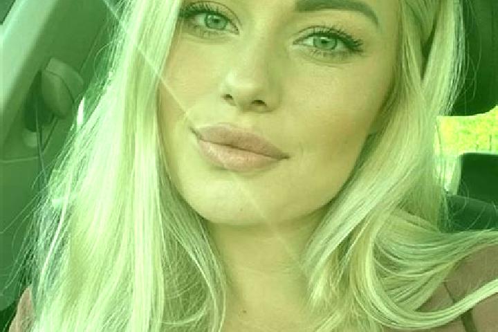 Rose, 36, a blonde hazel-eyed european companion based in Boh. Offering OWO, CIM, Massage, Duos, 69. Available for incall and outcall, day and evening dates.