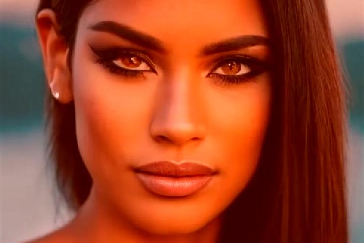 Rose, 37, a auburn amber-eyed latina companion based in Ceperka. Offering Couples, Domination. Available for incall and outcall, overnight bookings available.