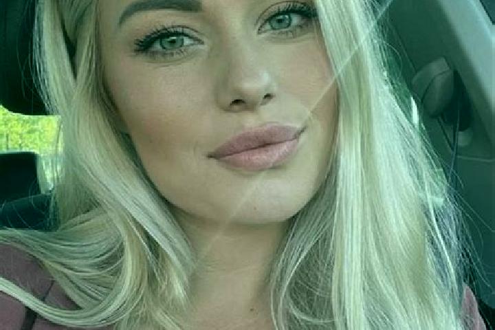Rose, 38, a blonde hazel-eyed mediterranean companion based in Mim. Offering Overnight, GFE. Available for incall and outcall, day and evening dates.