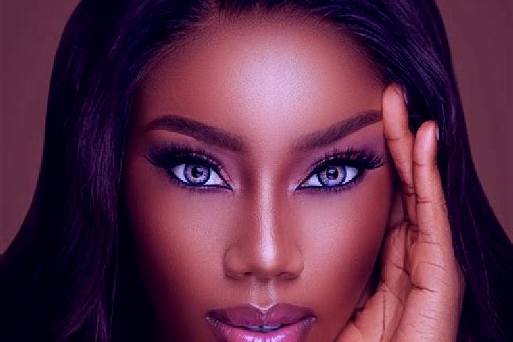 Rose, 38, a chestnut blue-eyed ebony companion based in Rochedale. Offering CIM, GFE, OWO. Available for incall and outcall, overnight bookings available.
