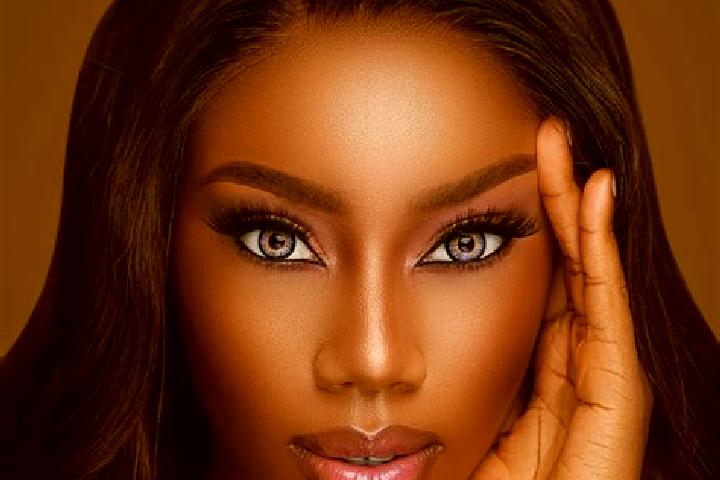 Rose, 38, a chestnut blue-eyed ebony companion based in Roselle. Offering Girlfriend Experience, A-Level, GFE. Available for incall and outcall, overnight bo...