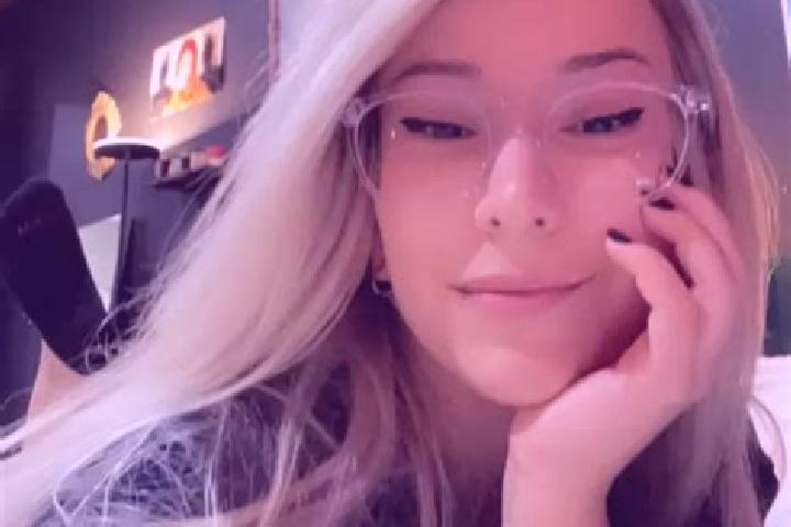Rose, 39, a blonde green-eyed caucasian companion based in Bom Jesus dos Perdoes. Offering Fetish, Roleplay, Girlfriend Experience, Deep French Kissing. Avai...