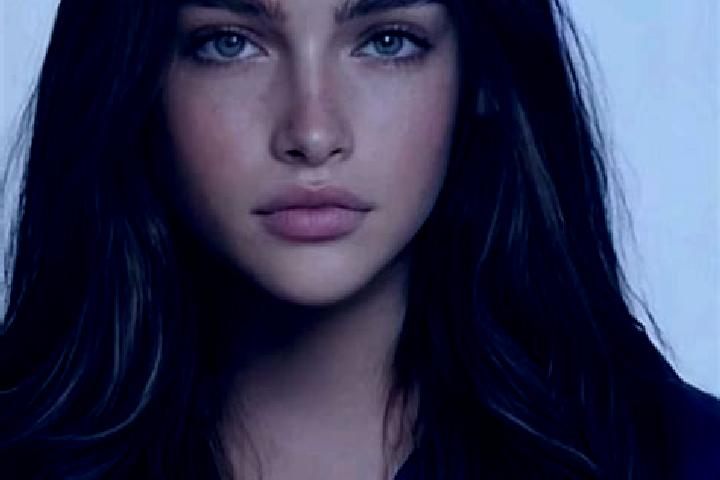 Rose, 39, a brunette dark-eyed caucasian companion based in Raposos. Offering Tantra, 69, Striptease. Available for incall and outcall, day and evening dates.
