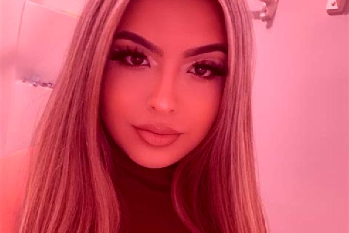 Ruby, 20, a blonde amber-eyed latina companion based in Cross Lanes. Offering Party Girl, 69. Available for incall and outcall, day and evening dates.