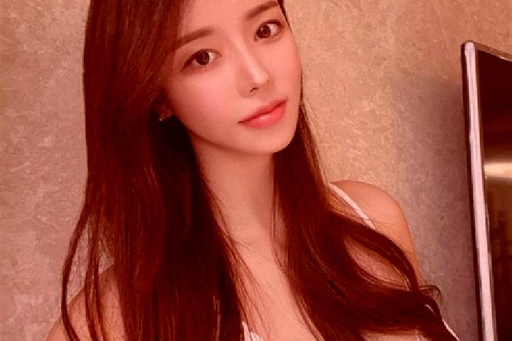 Ruby, 21 — Escort in Jiangna, China