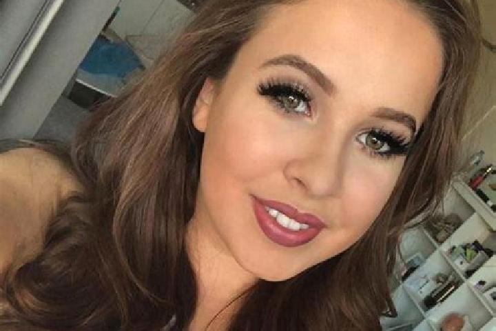 Ruby, 22, a auburn brown-eyed european companion based in Kainbach. Offering Prostate Massage, GFE, Dinner Date, Deep French Kissing. Available for incall an...