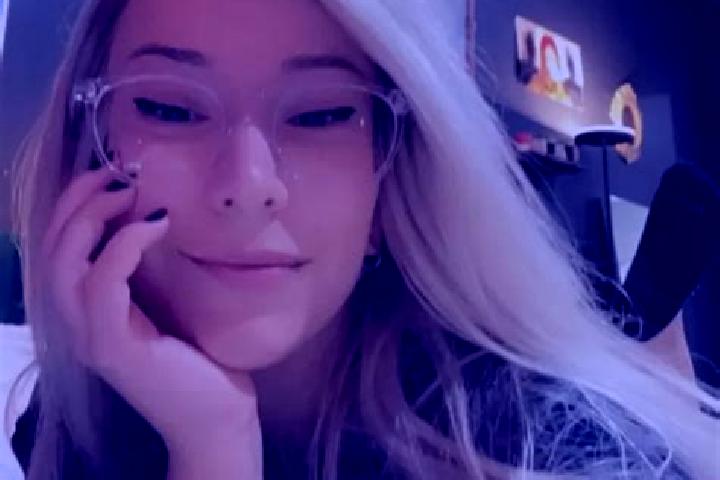 Ruby, 22, a blonde grey-eyed latina companion based in Largs North. Offering Dinner Date, Deep French Kissing, Striptease. Available for incall and outcall, ...