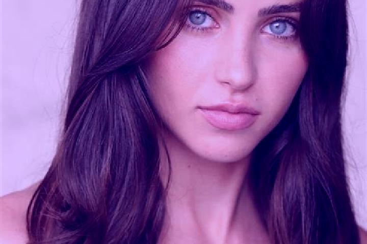 Ruby, 22, a brunette brown-eyed latina companion based in Fisching. Offering Tantra, 69, Roleplay. Available for incall and outcall, day and evening dates.