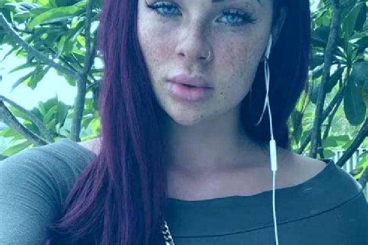 Ruby, 22, a red amber-eyed latina companion based in Upper Wong Tai Sin Estate. Offering Roleplay, Dinner Date, Tantra, Couples. Available for incall and out...