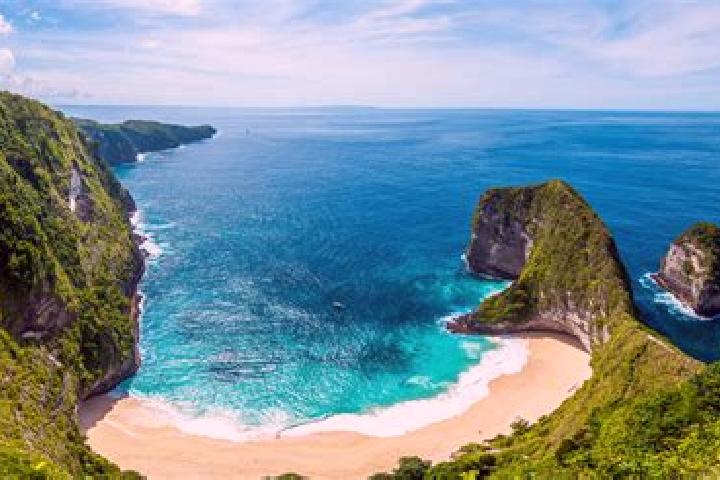 Ruby, 22 — Escort in Oesapa, Indonesia