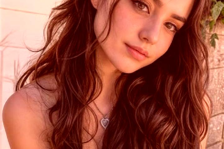 Ruby, 23, a auburn brown-eyed middle eastern companion based in Genevilla. Offering Girlfriend Experience, Massage, Dinner Date. Available for incall and out...