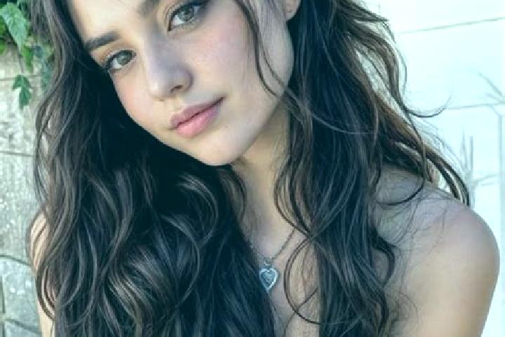 Ruby, 23, a auburn hazel-eyed slavic companion based in Stanislav. Offering Striptease, Girlfriend Experience, Erotic Massage. Available for incall and outca...