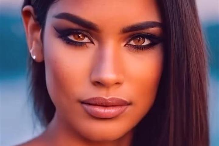 Ruby, 23, a blonde amber-eyed latina companion based in Banu Sahra. Offering Massage, Travel Companion, Erotic Massage, Dinner Date. Available for incall and...