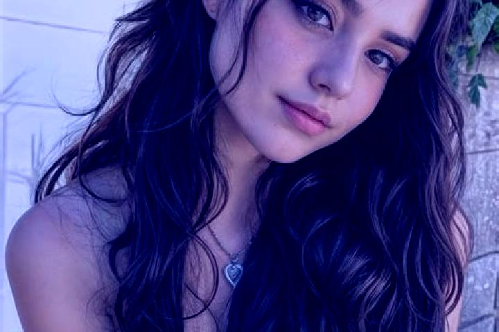 Ruby, 23, a chestnut hazel-eyed mediterranean companion based in West Hill. Offering Dinner Date, Travel Companion, Couples, Massage, Prostate Massage. Avail...