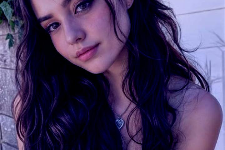 Ruby, 24, a auburn brown-eyed slavic companion based in Broscosesti. Offering 69, Deep French Kissing, Erotic Massage, Party Girl. Available for incall and o...