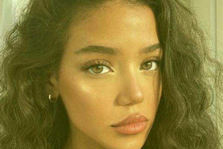 Ruby, 24, a black brown-eyed mixed companion based in Realeza. Offering Travel Companion, Party Girl. Available for incall and outcall, day and evening dates.