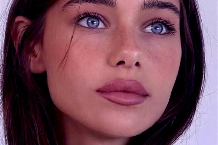 Ruby, 24, a brunette dark-eyed mixed companion based in Kelemen. Offering CIM, Deep French Kissing, Roleplay, Party Girl. Available for incall and outcall, o...