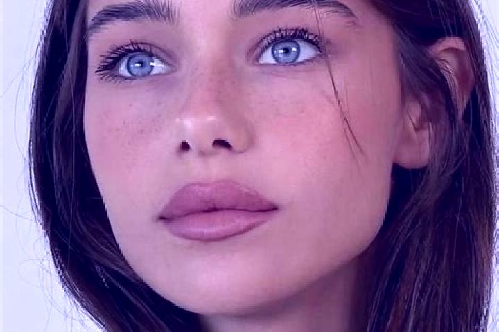 Ruby, 24, a brunette grey-eyed caribbean companion based in Sierre. Offering A-Level, GFE. Available for incall and outcall, day and evening dates.