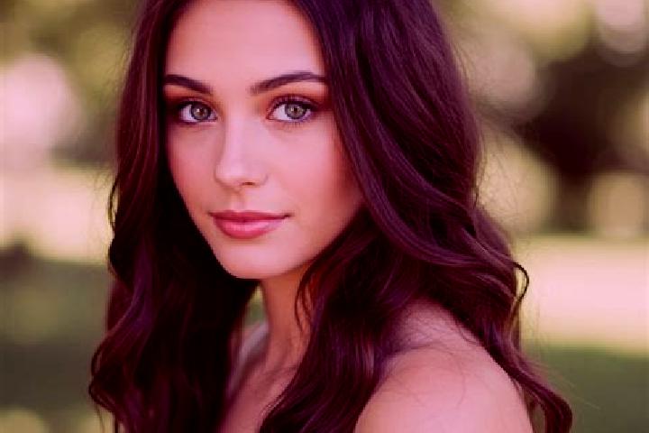 Ruby, 24, a brunette hazel-eyed mixed companion based in Talyan. Offering Striptease, A-Level, Travel Companion. Available for incall and outcall, day and ev...