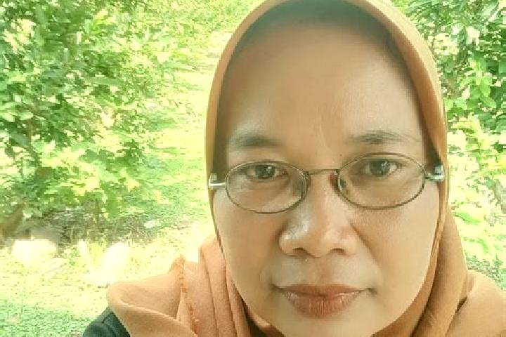 Ruby, 24 — Escort in Plosojenar, Indonesia