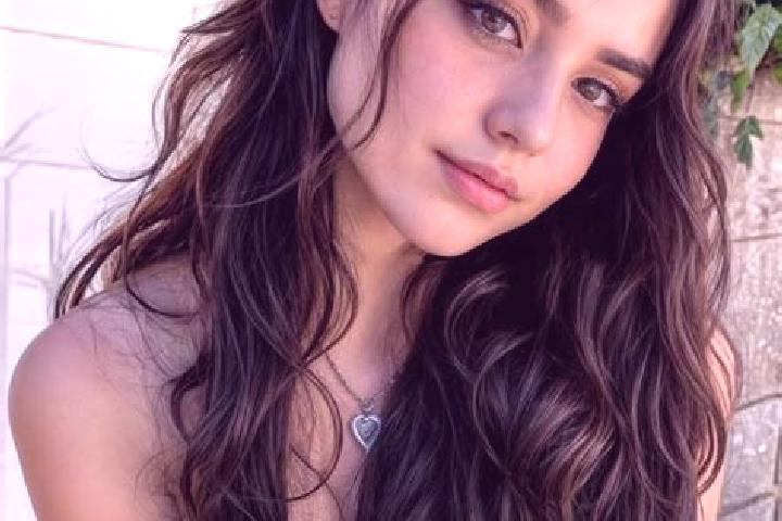 Ruby, 25, a black hazel-eyed european companion based in Taskoeprue. Offering OWO, Dinner Date, GFE, 69. Available for incall and outcall, overnight bookings...