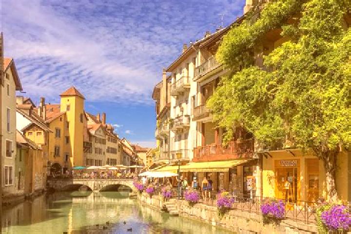 Ruby, 25 — Escort in Bienville, France