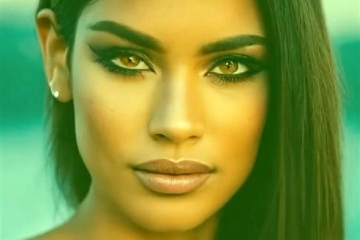 Ruby, 27, a brunette amber-eyed latina companion based in Shikaoi. Offering Dinner Date, Roleplay. Available for incall and outcall, day and evening dates.