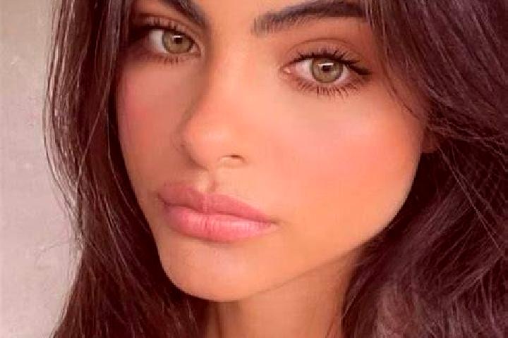 Ruby, 27, a brunette dark-eyed middle eastern companion based in Tijnje. Offering Tantra, Massage, Overnight. Available for incall and outcall, overnight boo...