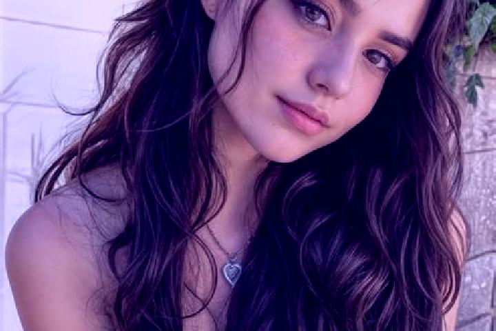 Ruby, 27, a chestnut hazel-eyed middle eastern companion based in El Jicote. Offering Duos, Fetish, Erotic Massage, Prostate Massage. Available for incall an...