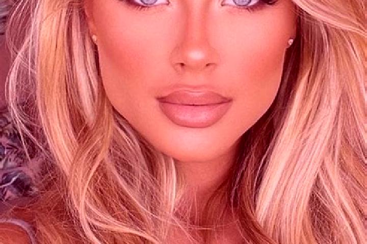 Ruby, 27, a dark blonde blue-eyed latina companion based in Launceston. Offering Party Girl, CIM, Dinner Date. Available for incall and outcall, day and even...