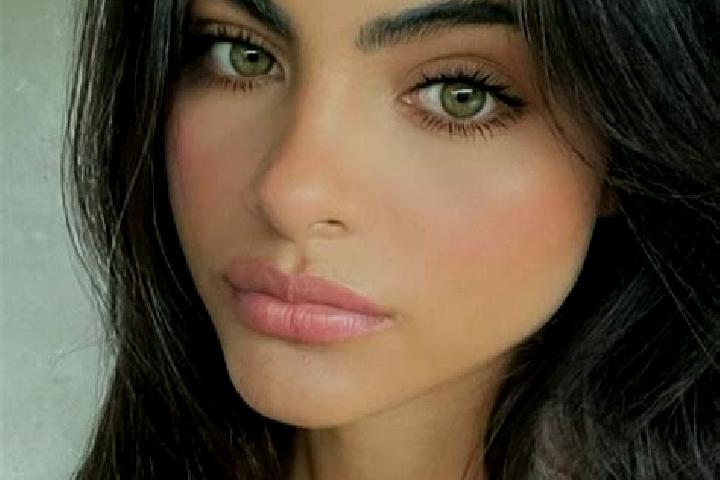 Ruby, 28, a blonde dark-eyed indian companion based in Kletkamp. Offering Erotic Massage, Tantra, Roleplay. Available for incall and outcall, overnight booki...