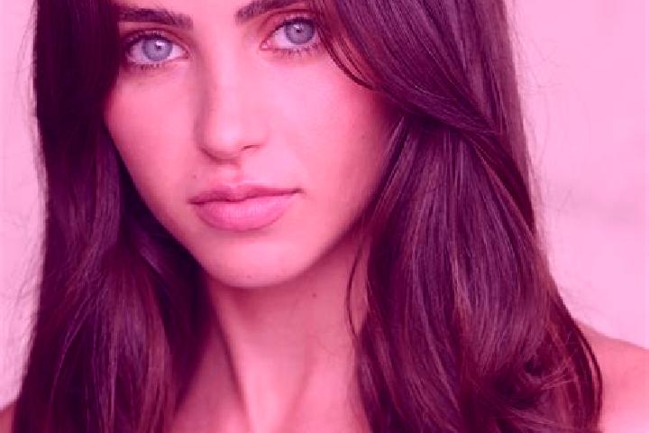 Ruby, 28, a red brown-eyed european companion based in Au Gres. Offering 69, Erotic Massage, Duos. Available for incall and outcall, day and evening dates.