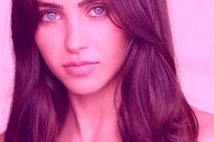 Ruby, 28, a red brown-eyed mediterranean companion based in Aalter. Offering Striptease, OWO. Available for incall and outcall, day and evening dates.