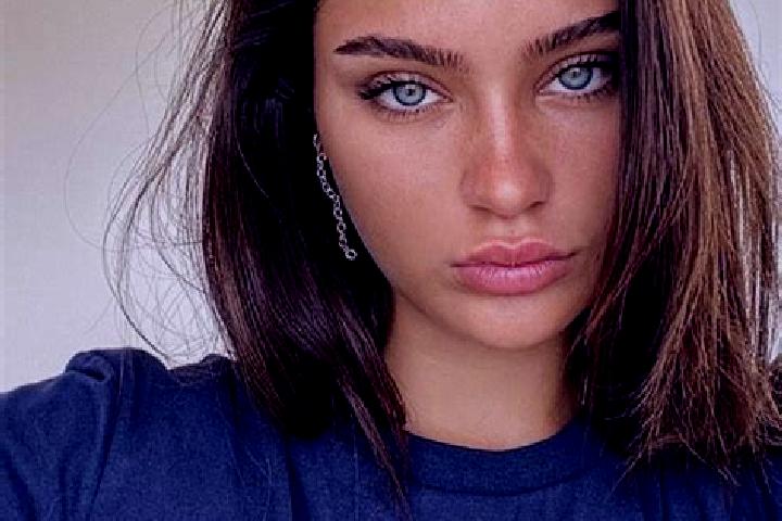 Ruby, 29, a brunette dark-eyed mixed companion based in Szob. Offering Overnight, BDSM, Girlfriend Experience. Available for incall and outcall, day and even...