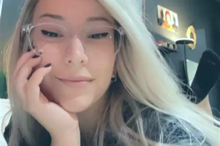 Ruby, 31, a blonde grey-eyed mixed companion based in Herbertingen. Offering A-Level, Overnight, CIM, Deep French Kissing, BDSM. Available for incall and out...