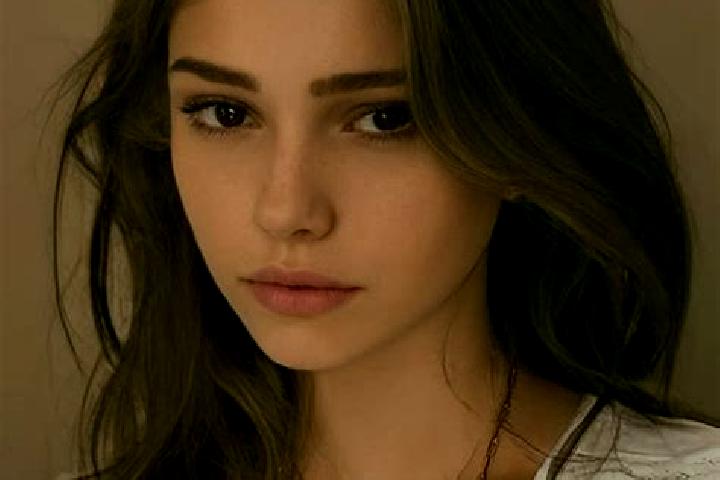 Ruby, 32, a chestnut brown-eyed slavic companion based in Pasali. Offering BDSM, OWO, Dinner Date. Available for incall and outcall, day and evening dates.