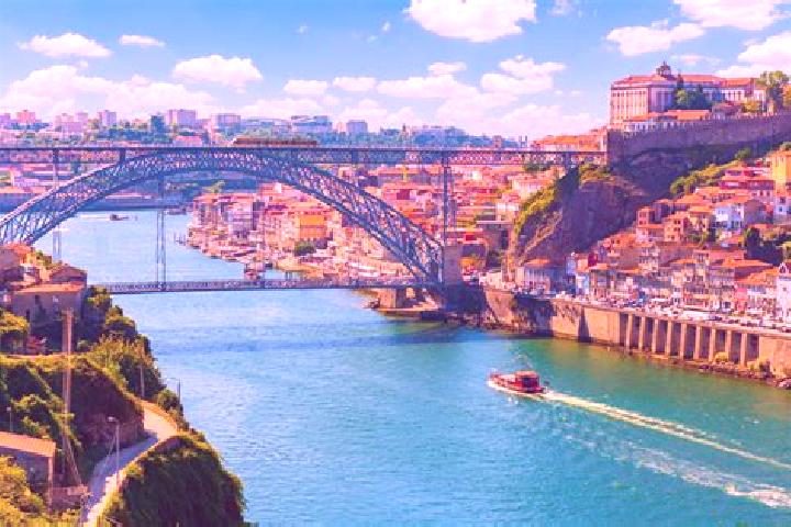 Ruby, 32 — Escort in Porto, Spain