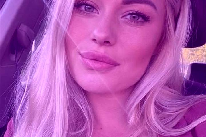 Ruby, 34, a blonde hazel-eyed ebony companion based in Irkliiv. Offering Prostate Massage, Massage, Girlfriend Experience, OWO. Available for incall and outc...