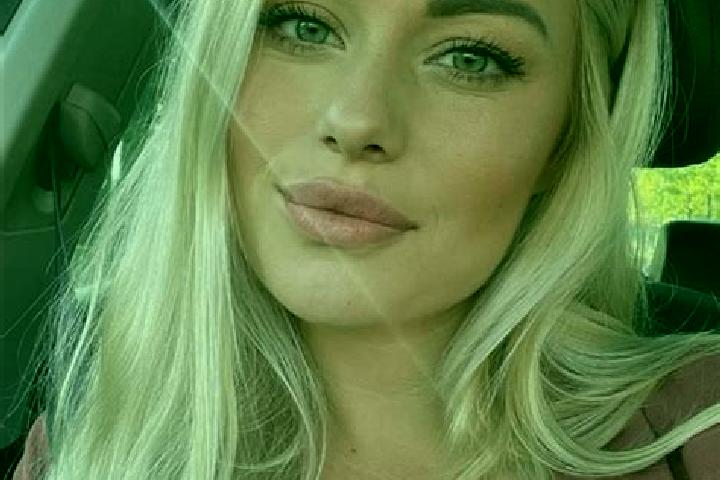 Ruby, 35, a blonde hazel-eyed mediterranean companion based in Cegrane. Offering Girlfriend Experience, Party Girl, GFE, BDSM. Available for incall and outca...