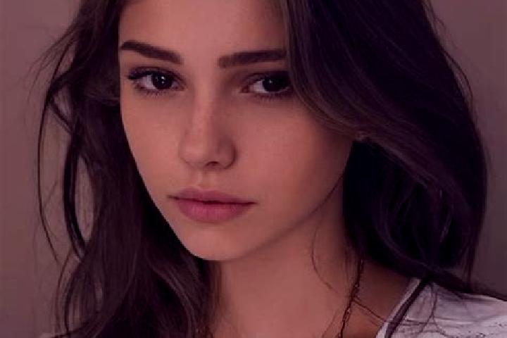 Ruby, 35, a chestnut blue-eyed slavic companion based in Du Qal ah. Offering Fetish, A-Level, Girlfriend Experience. Available for incall and outcall, day an...